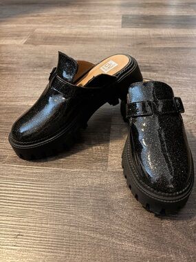 DV By Dolce Vita Kobra Black Sparkle Clog size 4